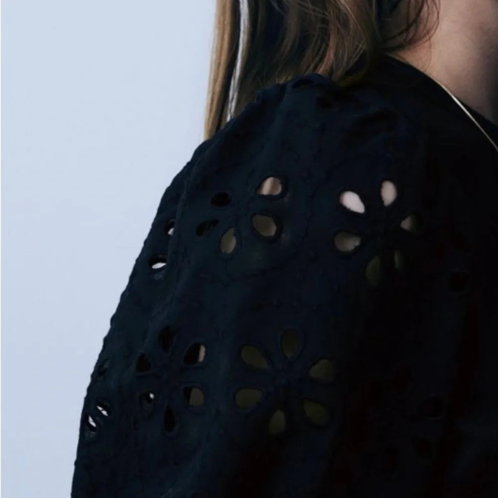 NWT Eyelet Black Embroidered Tshirt - Picture 6 of 7
